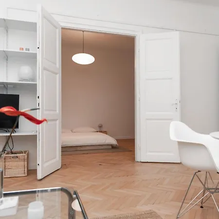 Apartment Old Town Oasis - Chic Comfort & Elegance *