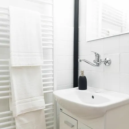 Apartment Old Town Oasis - Chic Comfort & Elegance