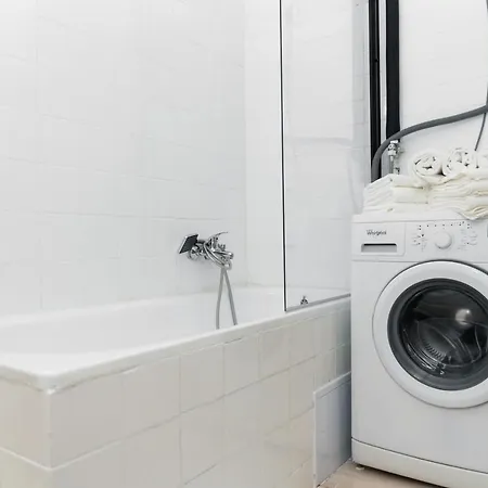Apartament Old Town Oasis - Chic Comfort & Elegance *