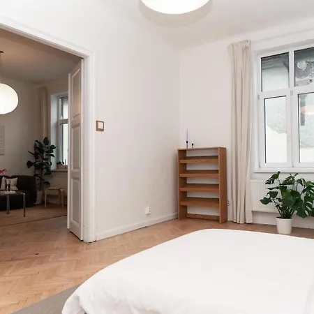Apartament Old Town Oasis - Chic Comfort & Elegance Bratysława