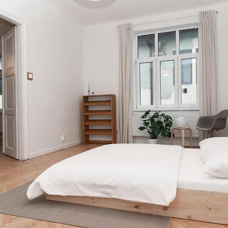 Old Town Oasis - Chic Comfort & Elegance Apartment *