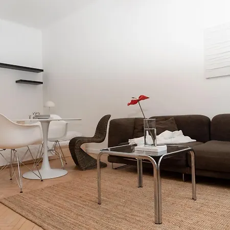 Old Town Oasis - Chic Comfort & Elegance Apartment *