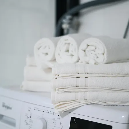 Apartament Old Town Oasis - Chic Comfort & Elegance