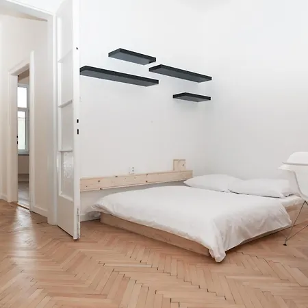 Apartment Old Town Oasis - Chic Comfort & Elegance